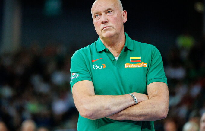 R.Kurtinaitis nežino, ar Jonas žais prieš kartvelus (BNS nuotr.)