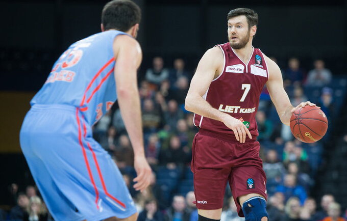 Darjušas Lavrinovičius pataikė visus 4 mestus tritaškius (www.kavolelis.lt)