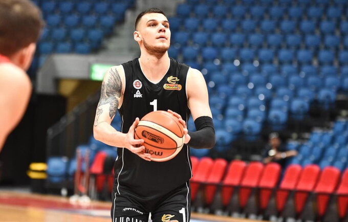 D.Sirvydis atkovojo 8 kamuolius