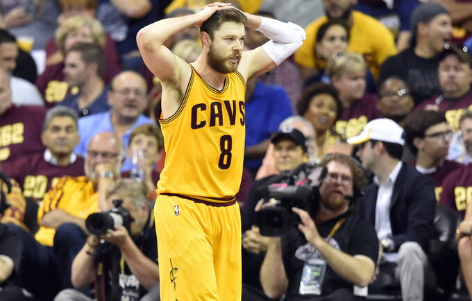 M.Dellavedova liks Klivlande (Scanpix nuotr.)