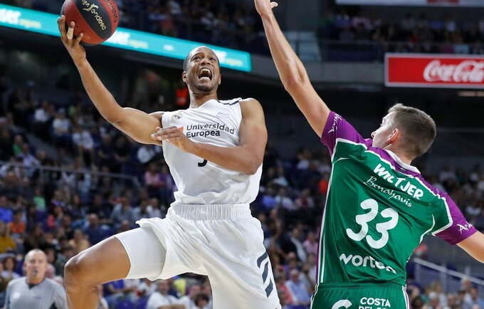 A.Randolphas surinko 16 taškų