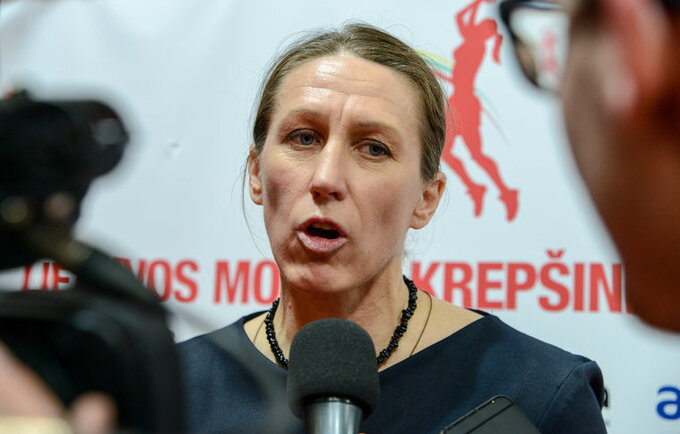J.Štreimikytė-Virbickienė pasibaisėjusi LMKL (Fotodiena.lt)