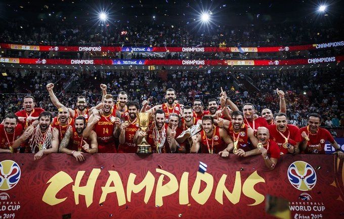 Ispanija skina titulus (FIBA nuotr.)