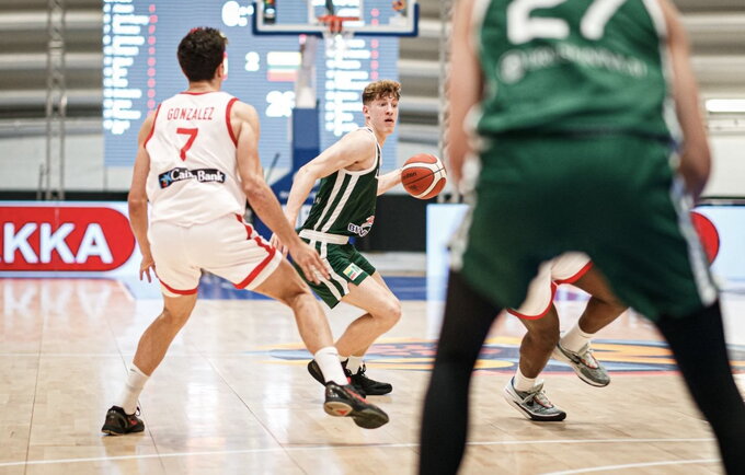 K.Jakučionis su komanda laimėjo pirmąsyk (FIBA nuotr.)