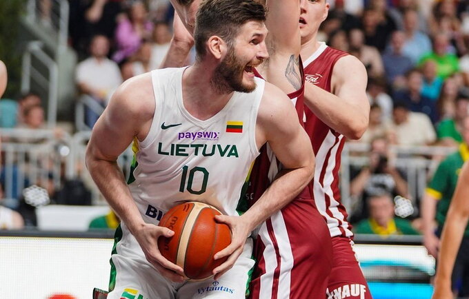 R.Miniotas paliko rinktinę (Krepšinio namų nuotr.)
