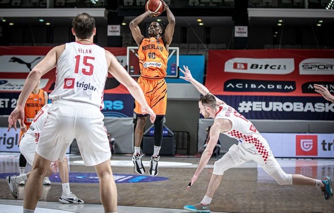 Ch.Kloofas svariai prisidėjo prie prgalės (FIBA nuotr.)