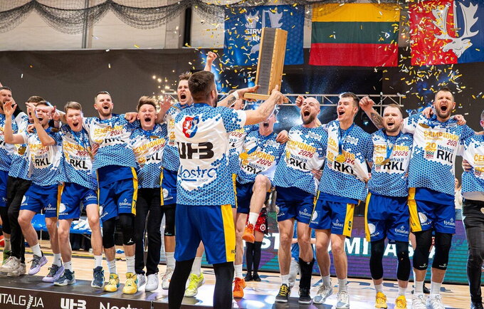 Birštono klubas kelia trofėjų
