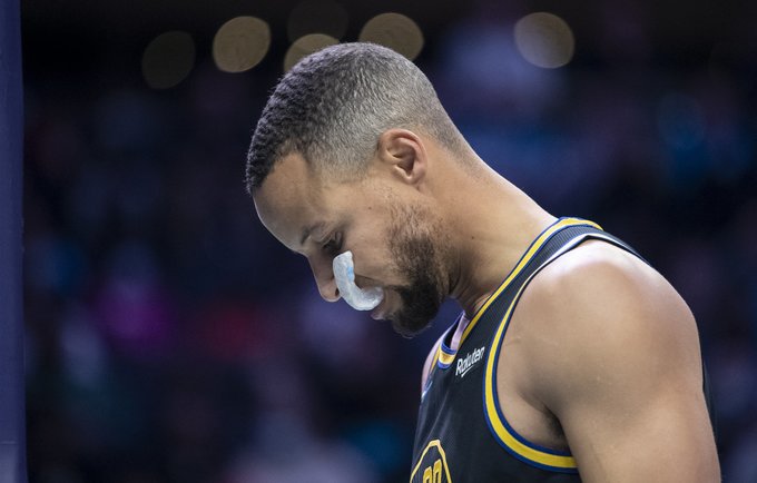 S.Curry tritaškiai nekrito (Scanpix nuotr.)