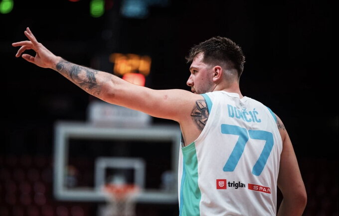L.Dončičius ves į priekį slovėnus (FIBA nuotr.)