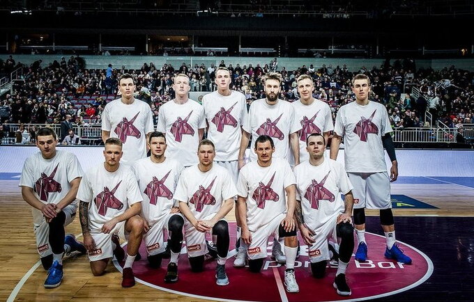 Latvijos rinktinė palaiko K.Porzingį