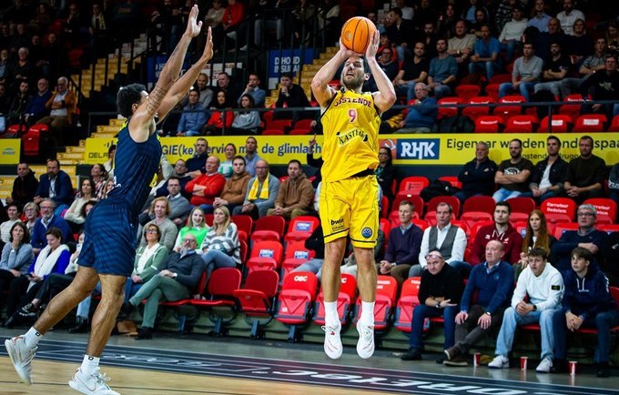 S.Van Rossomas baigė karjerą (FIBA Europe nuotr.)