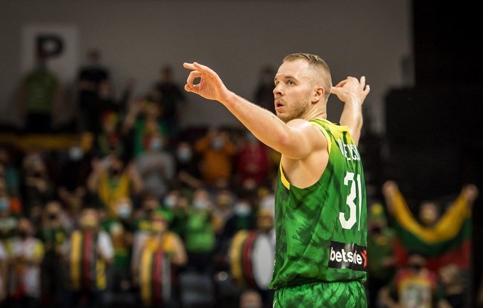 O.Olisevičius surengė svajonių debiutą (FIBA nuotr.)