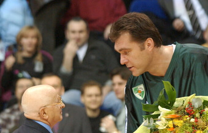 A.Sabonis tapo naudingiausiu Eurolygos reguliariojo sezono žaidėju 2004 m. (Scanpix)