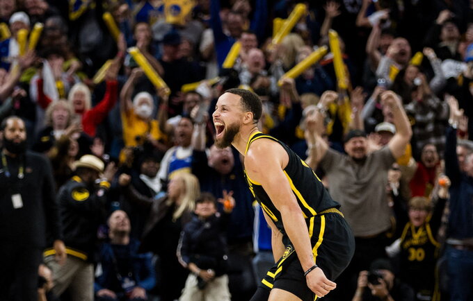 S.Curry nulėmė rungtynes (Scanpix nuotr.)