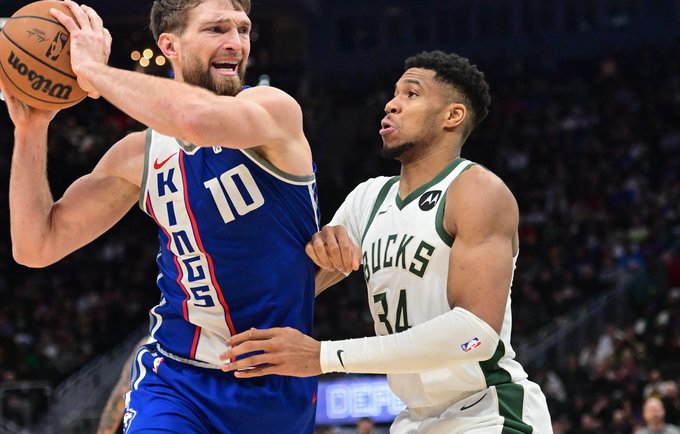 D.Sabonis ir G.Antetokounmpo apsikeitė trigubais dubliais (Scanpix nuotr.)