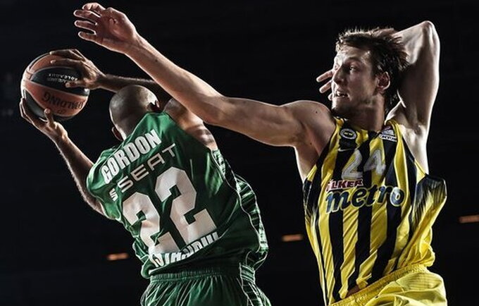 J.Vesely surinko dvigubą dublį (Scanpix nuotr.)