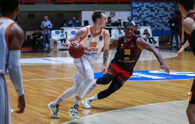 A.Kulboka buvo sunkiai sulaikomas (Euroleague.net)