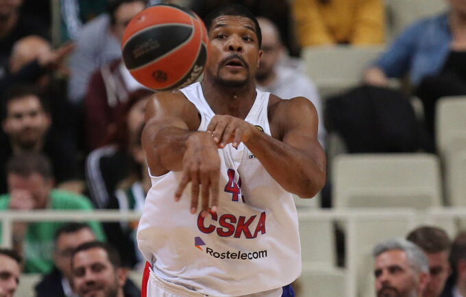 K.Hinesas palieka CSKA (Scanpix nuotr.)