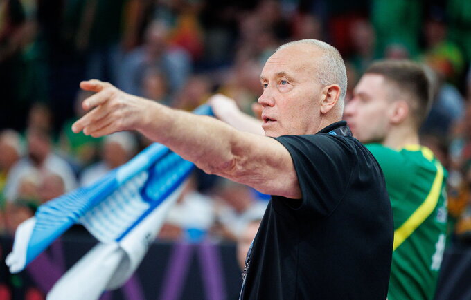 R.Kurtinaitis turėjo pastabų žurnalistams (BNS nuotr.)