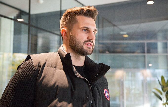 L.Kleiza dar nežino, kada galės grįžti ant parketo (Fotodiena.lt)