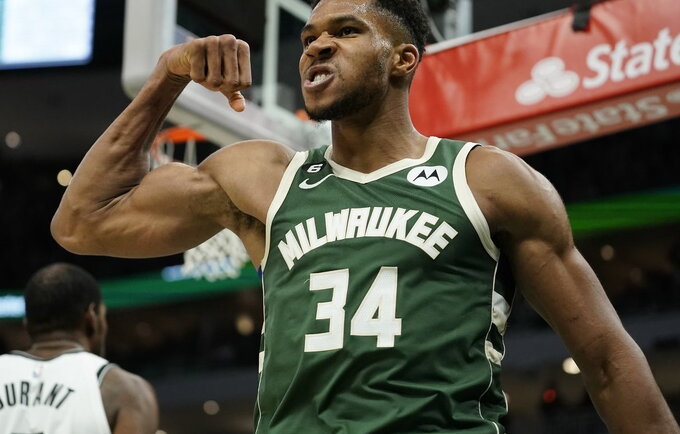 G.Antetokounmpo buvo sunkiai sulaikomas (Scanpix nuotr.)