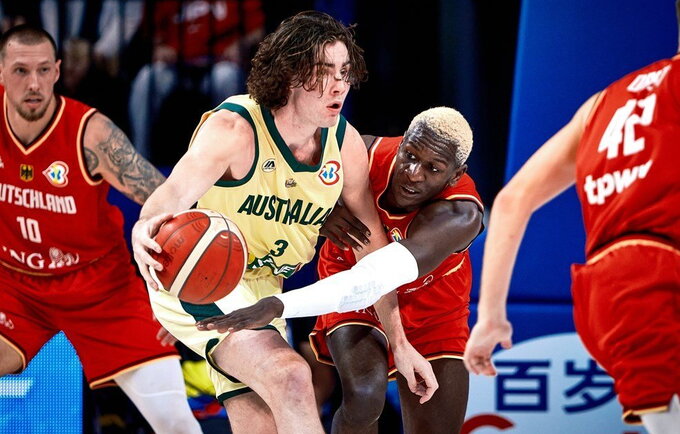 Australai gali tiesiausiu keliu žengti į olimpiadą (FIBA nuotr.)