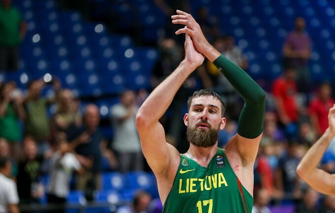 J.Valančiūnas šiame čempionate yra viena iš ryškiausiai spindinčių žvaigždžių (Matas Baranauskas, Fotodiena.lt)
