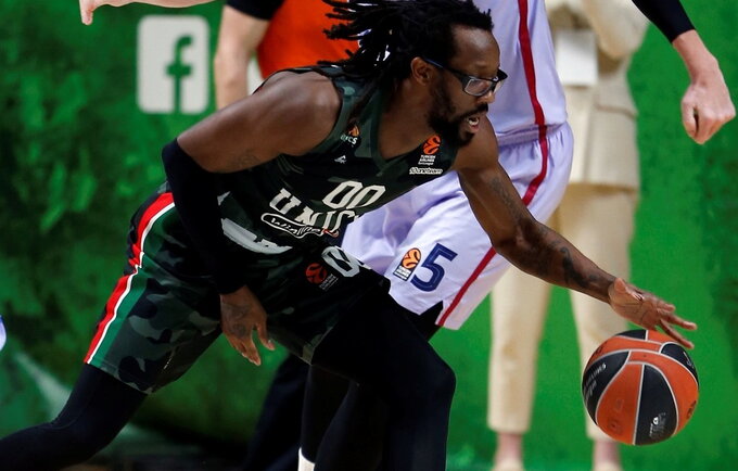 J.Brownas perėmė net 7 kamuolius (Euroleague.net)