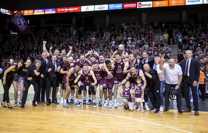 Panevėžiečiai namo vežasi medalius (LKL nuotr.)