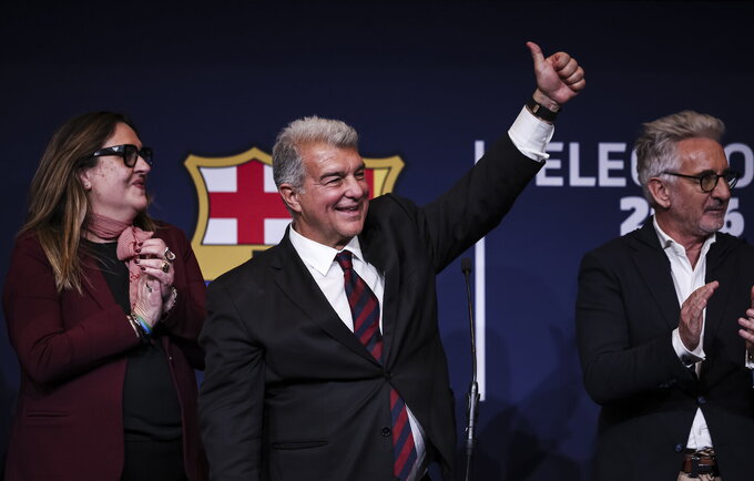 J.Laporta perrinktas Barselonos organizacijos prezidentu (Scanpix nuotr.)