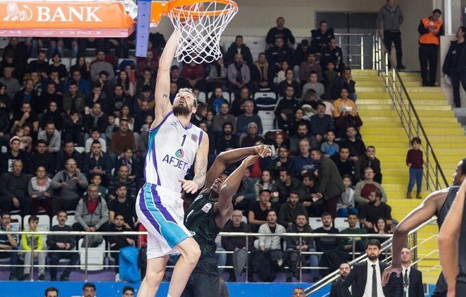 E.Želionis prieš rezervinę „Anadolu Efes“ sudėtį buvo solidus