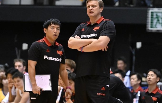D.Adomaitis lieka Japonijoje