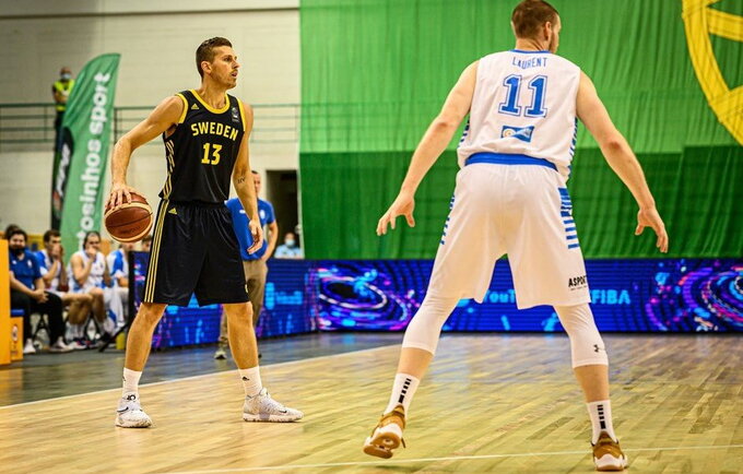 Švedai laimėjo tvirtai (FIBA nuotr.)