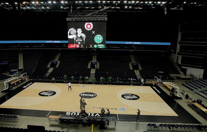 „Siemens“ arenos staigmena „Ryto“ sirgaliams: arena įsigijo ir jau sumontavo didžiausią kubą Lietuvoje