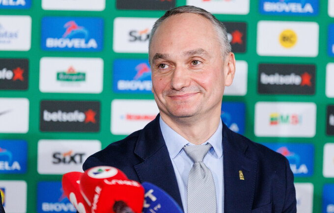 M.Balčiūnas apžvelgė laukiančius metus (BNS nuotr.)