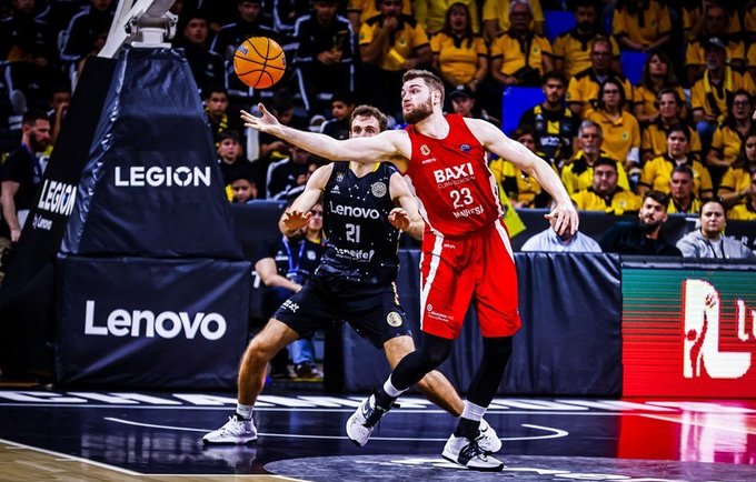 M.Gebenui pergalę įteikė latvis (FIBA Europe nuotr.)