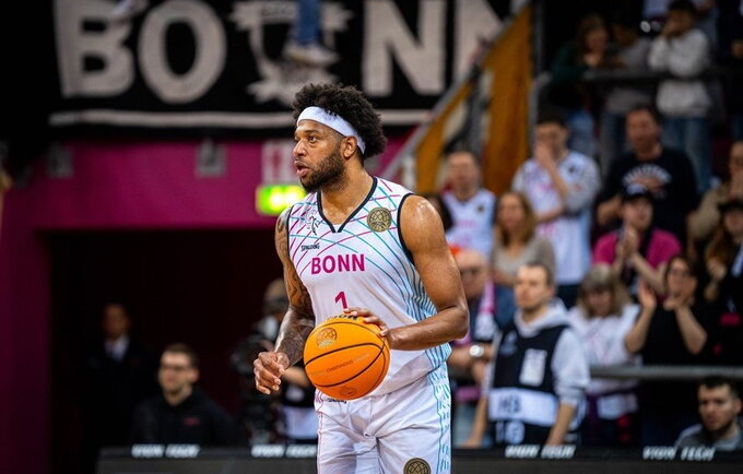 S.Flaggas keliasi į Vilnių (FIBA nuotr.)