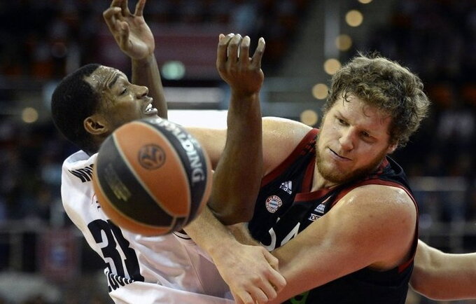 J.Bryantas lieka Miunchene (Scanpix)