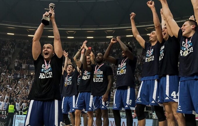 Zadaro komanda triumfavo 