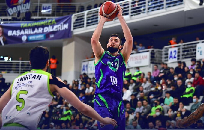 E.Žukauskas pelnė 11 taškų