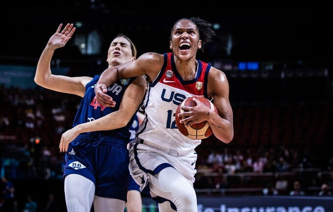 Amerikietės problemų neturėjo ir prieš Serbiją (FIBA Europe nuotr.)