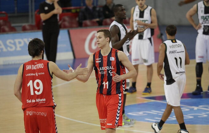 T.Sedekerskis per 10 minučių į krepšį nemetė