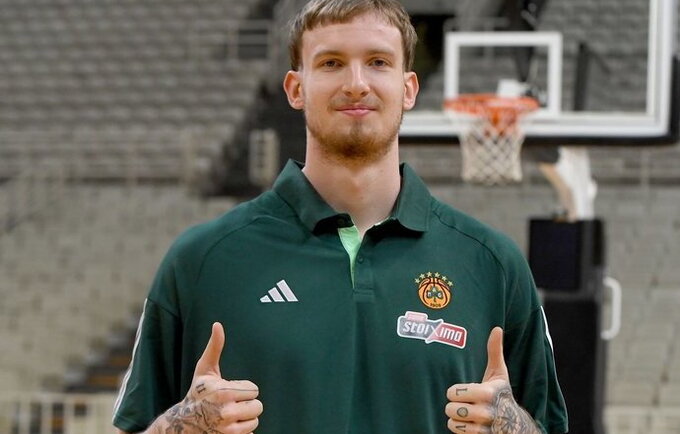 A.Balcerowskis padėjo parašą po sutartimi