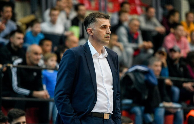 J.Sesaras perima gimtinės rinktinės vairą