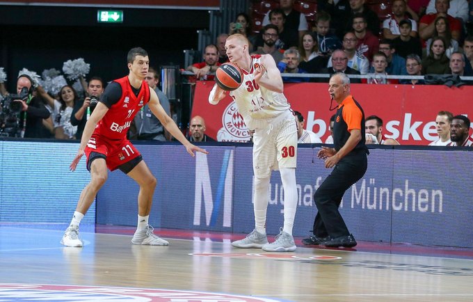 A.White'as Milane kol kas nepritampa