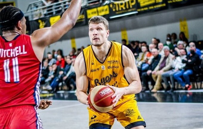 E.Mockevičius pelnė 8 taškus