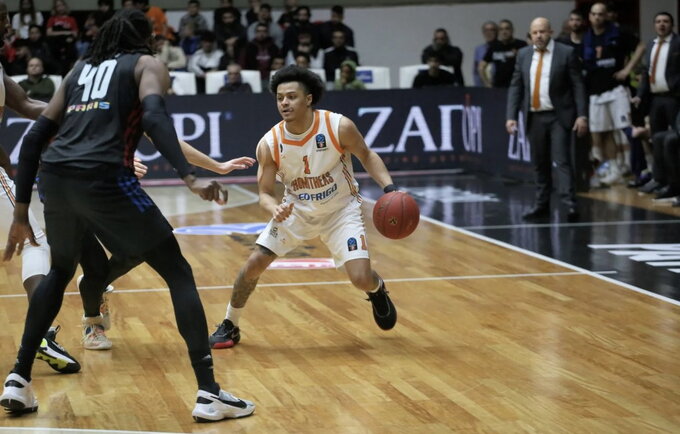 A.Cowanas domina „Wolves“ (Euroleague.net)