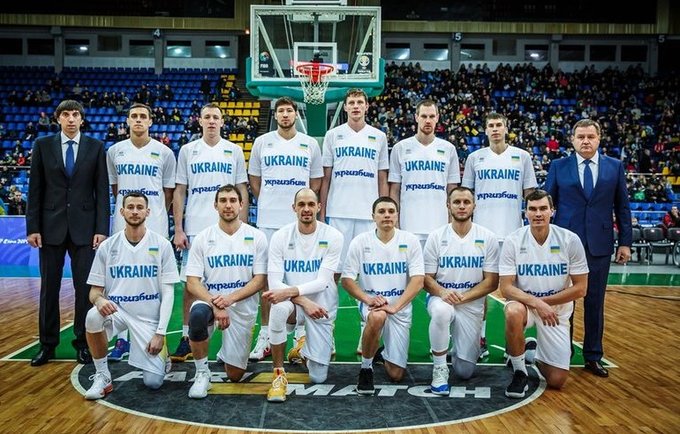 Ukrainos rinktinė klupo namie (FIBA Europe nuotr.)