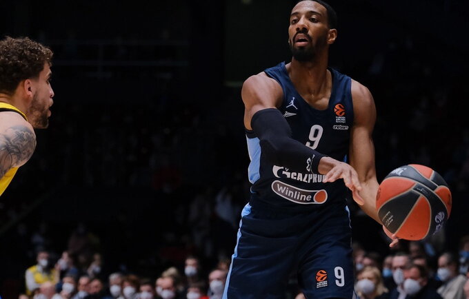 A.Hollinsas keliasi į Belgradą (Euroleague.net)