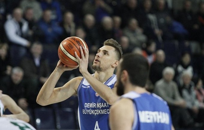 E.Kairys laimėjo bylą prieš Turkijos komandą (FIBA Europe nuotr.)